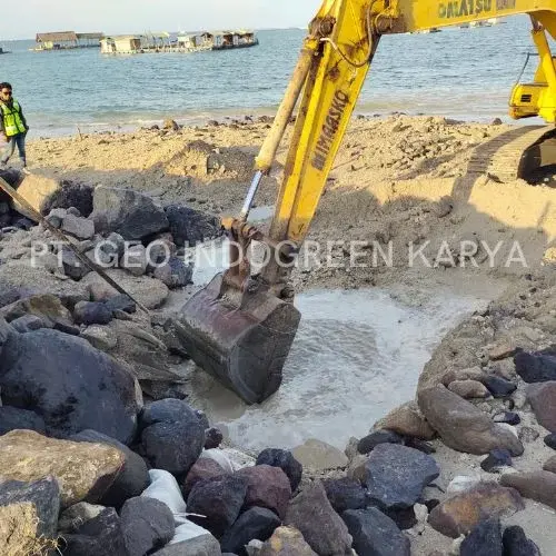 GEOTEXTILE-NON-WOVEN-PROYEK-STRUCTURE-OF-GROIN-B2-AND-B3-AT-SERANGAN-BALI-4